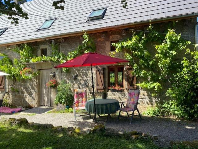 Maison De Campagne Sarroux Exterior foto